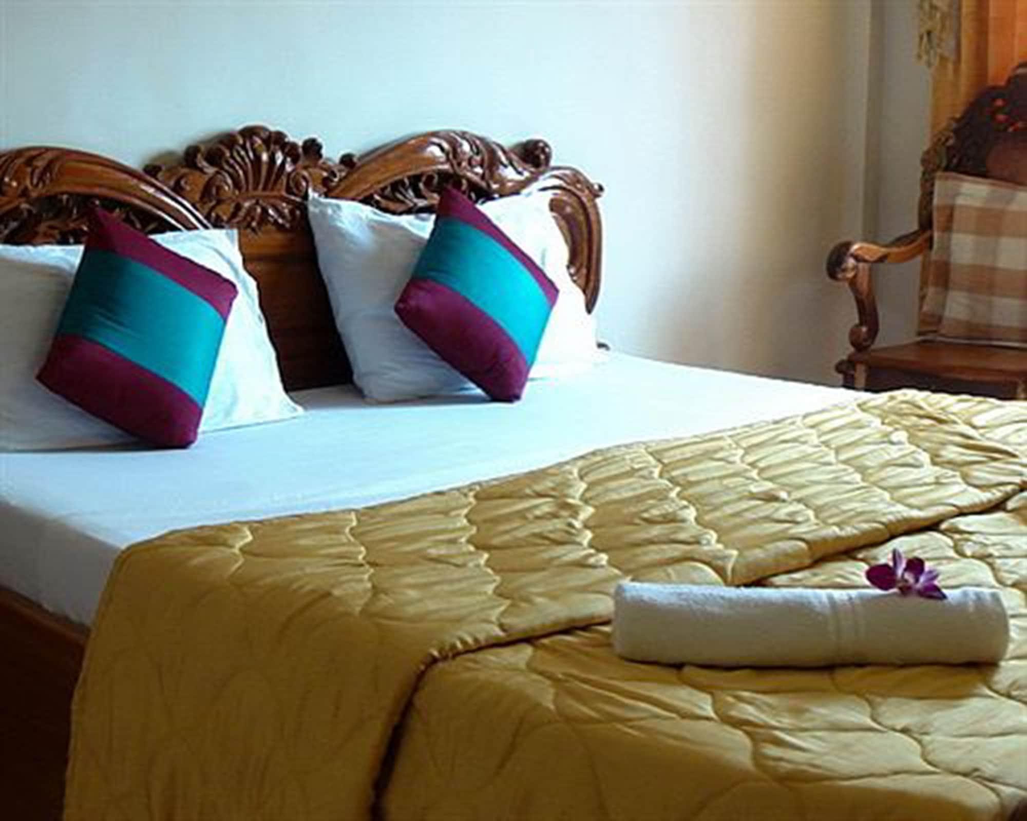 Star Hotel Battambang Exterior photo