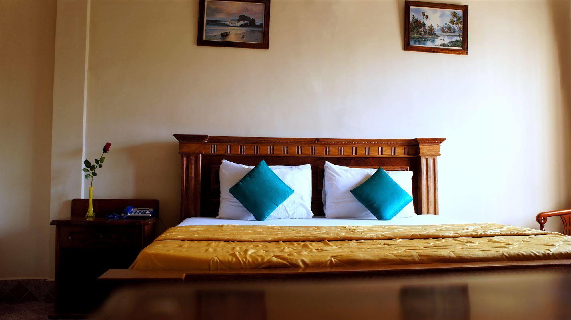 Star Hotel Battambang Exterior photo