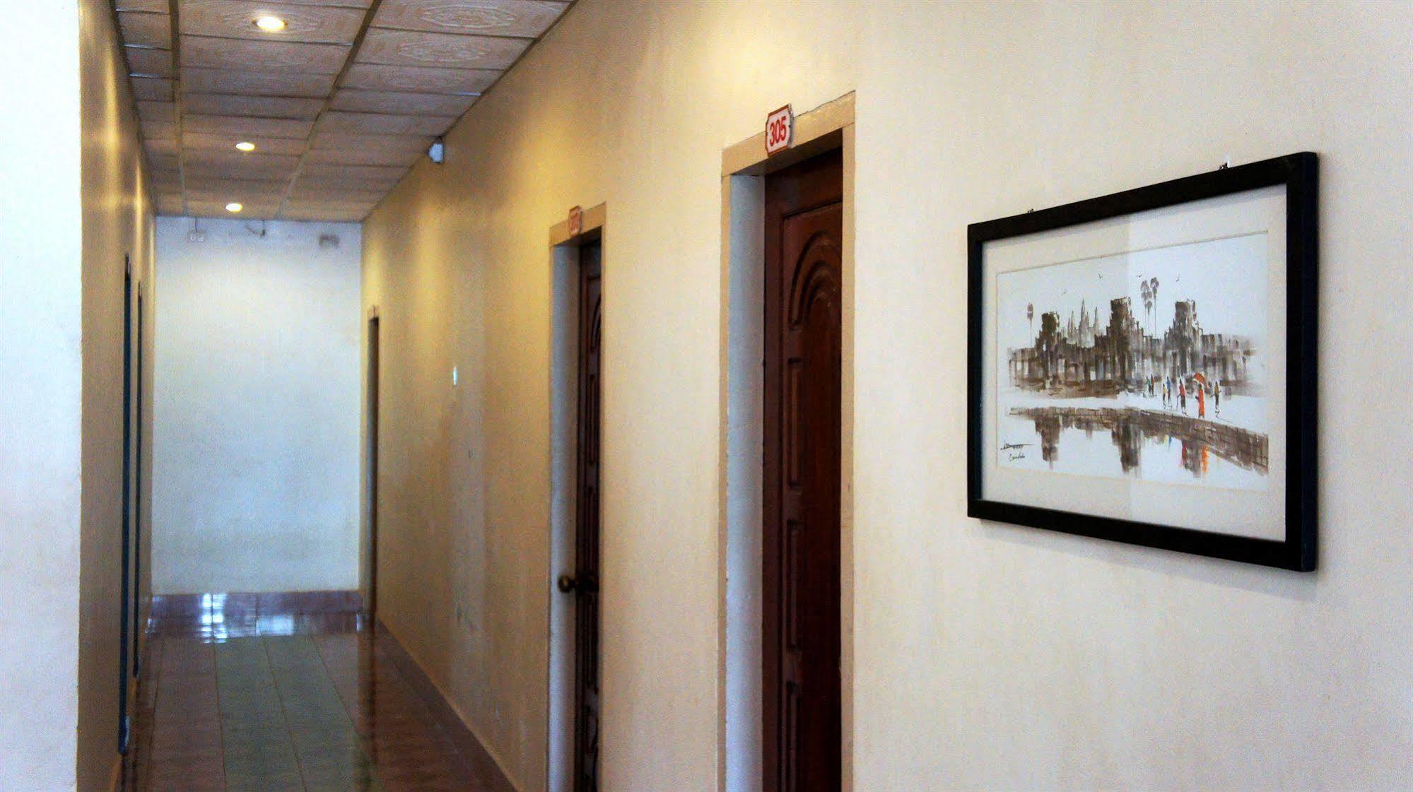 Star Hotel Battambang Exterior photo